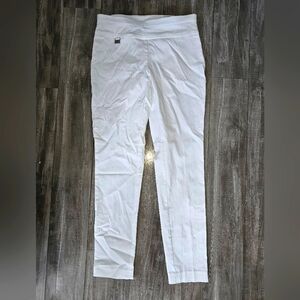 NWT Alfani White Tummy Control skinny pants sz 2P, never worn in perfect cond